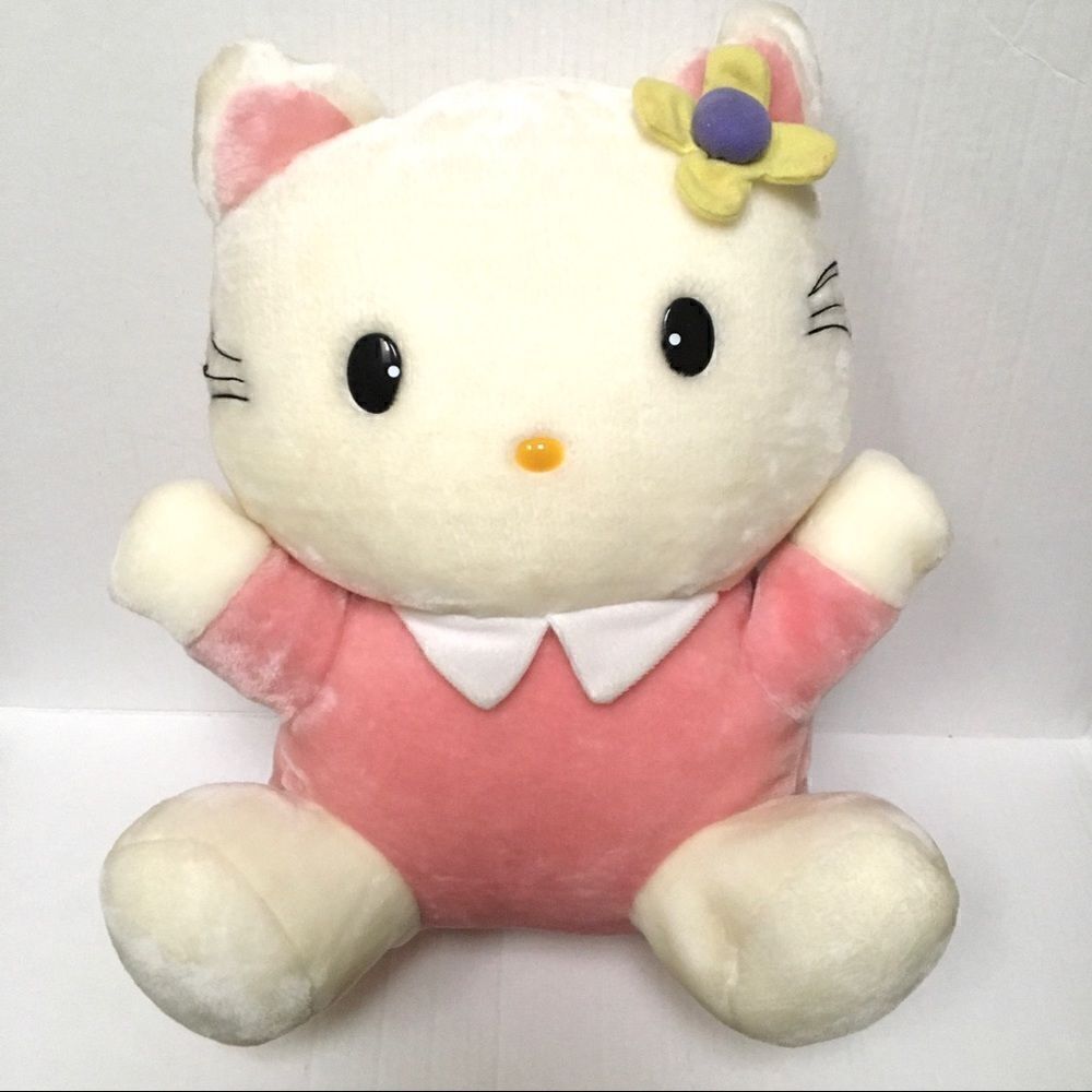 Hello Kitty 15 inch giant plush‎